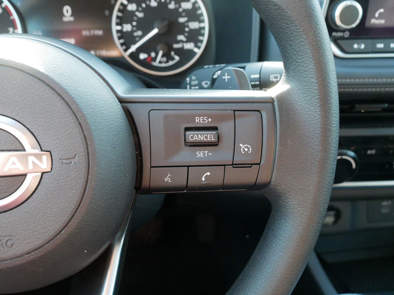 Used 2024 Nissan Rogue S AWD/4WD image 31