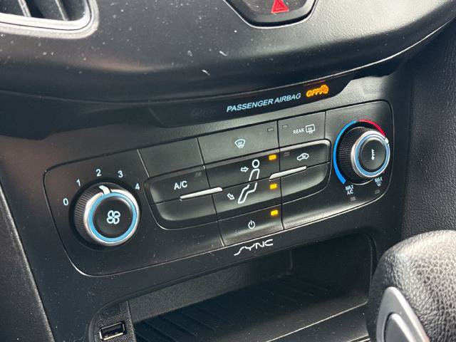 Certified 2018 Ford Focus SE w/ Interior Protection Package FWD image 21