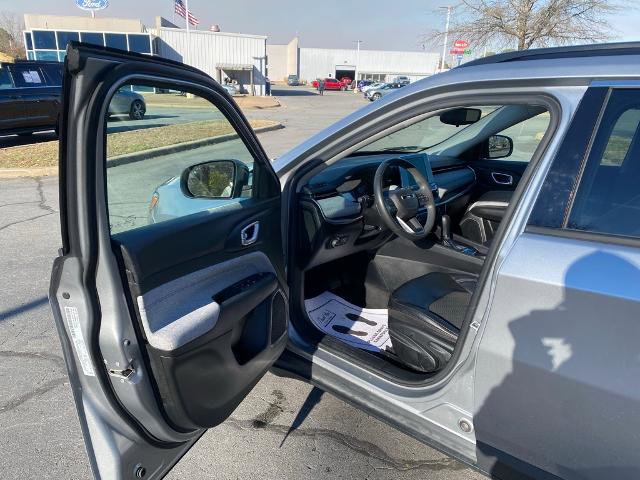 Used 2022 Jeep Compass Latitude image 10