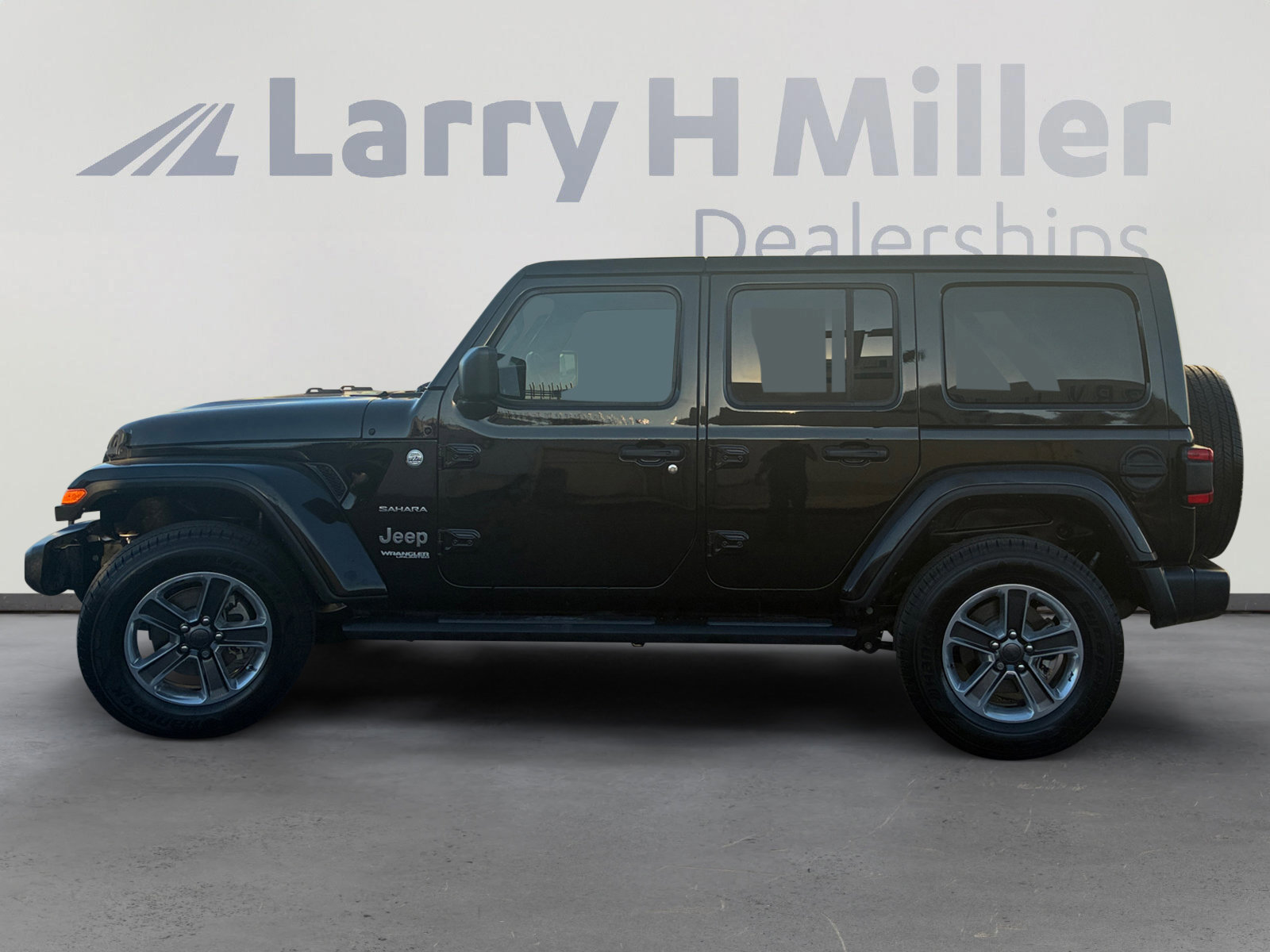 Used 2021 Jeep Wrangler Unlimited Sahara w/ Safety Group image 2