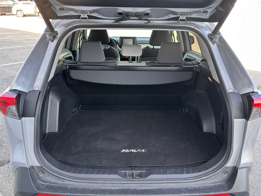 Used 2019 Toyota RAV4 XLE w/ Convenience Package image 16