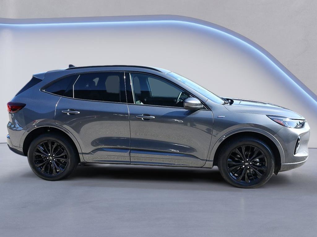 Certified 2023 Ford Escape ST-Line Elite AWD/4WD image 9