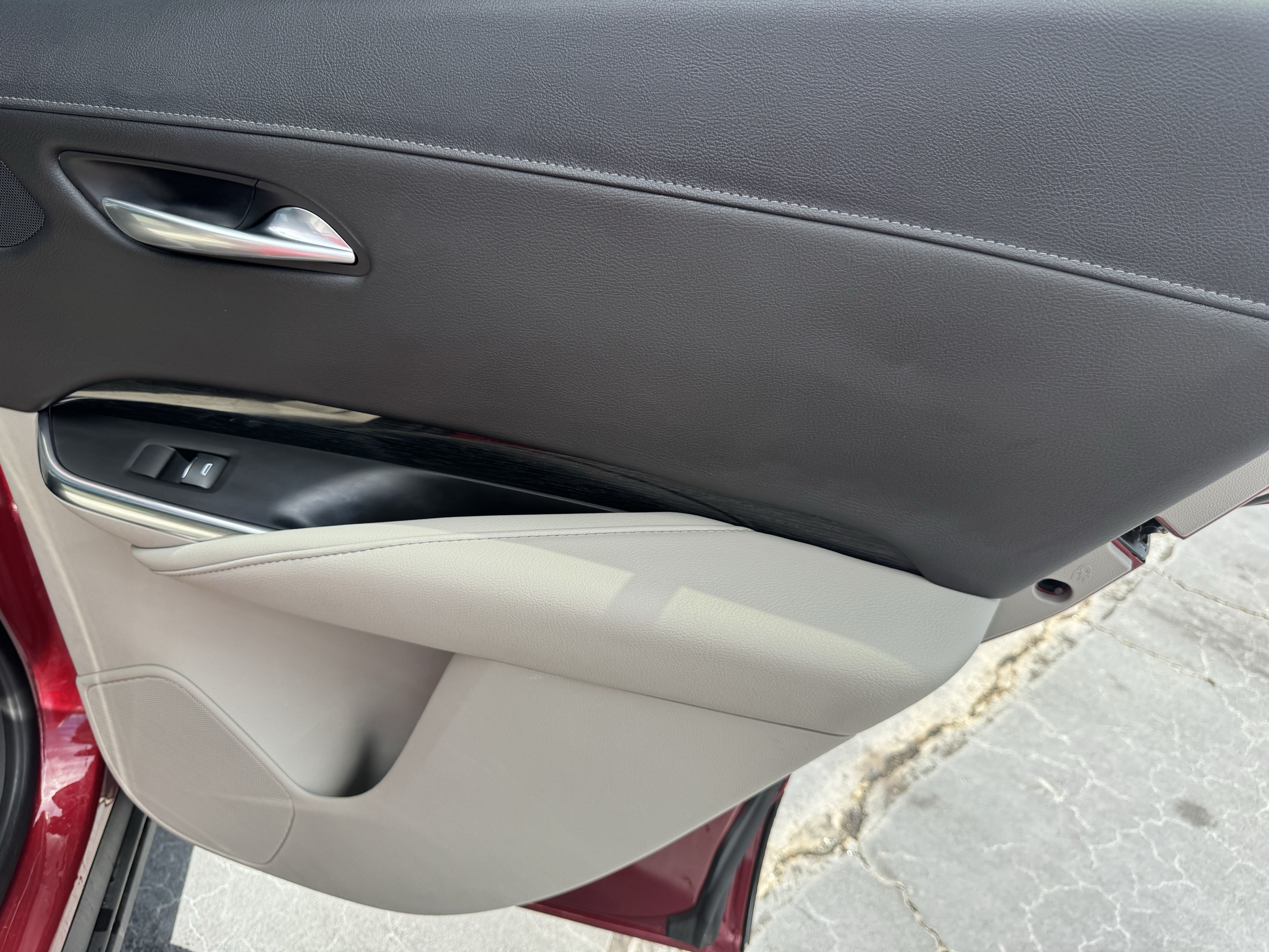 Used 2019 Cadillac XT4 Premium Luxury FWD image 21