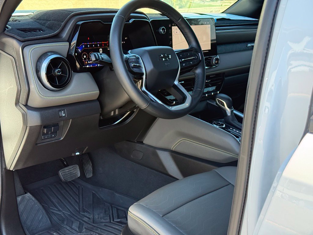 Used 2024 Chevrolet Colorado ZR2 w/ ZR2 Convenience Package III AWD/4WD image 8