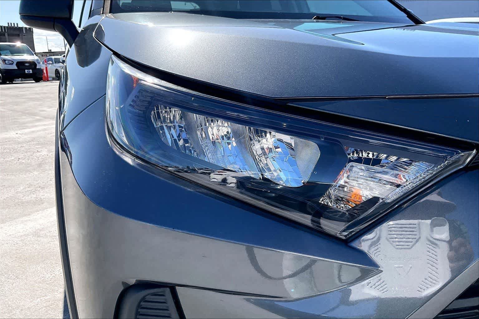 Used 2020 Toyota RAV4 LE w/ Carpet Mat Package FWD image 31