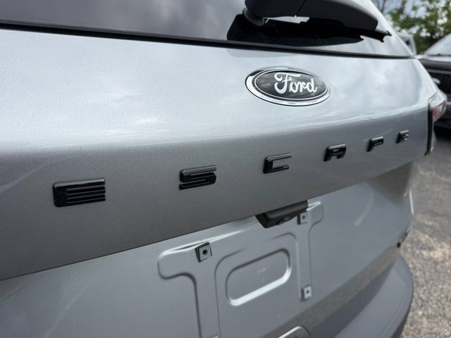 Certified 2022 Ford Escape SEL w/ SEL Stealth AWD Package image 5