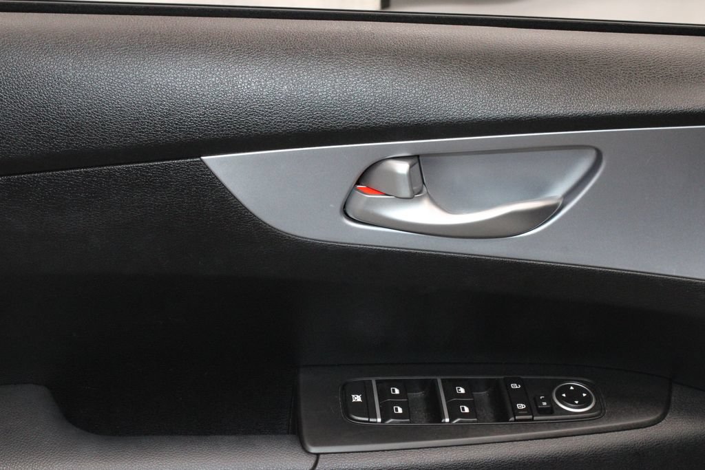 Used 2024 Kia Forte LXS FWD image 23
