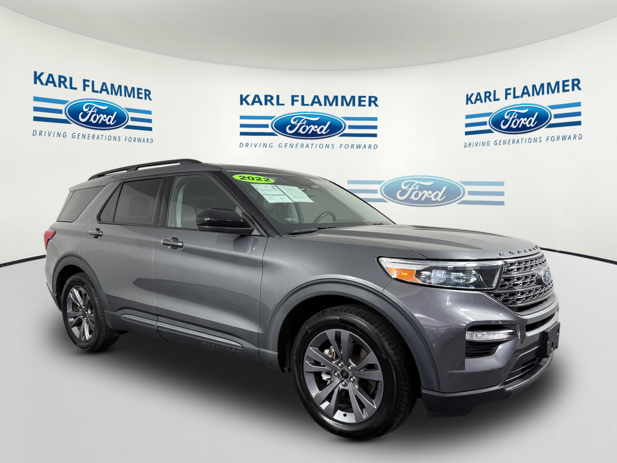 Certified 2022 Ford Explorer XLT w/ Equipment Group 202A RWD image 1
