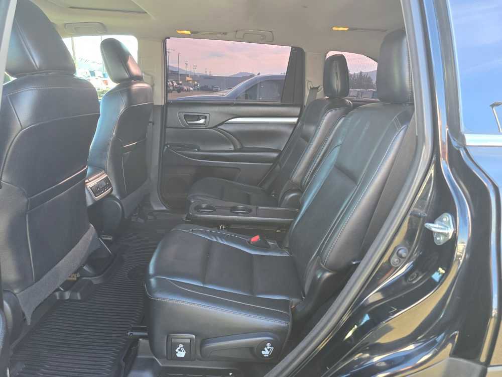 Used 2018 Toyota Highlander XLE image 15