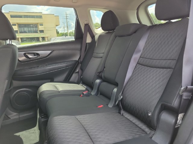 Used 2020 Nissan Rogue SV FWD image 16