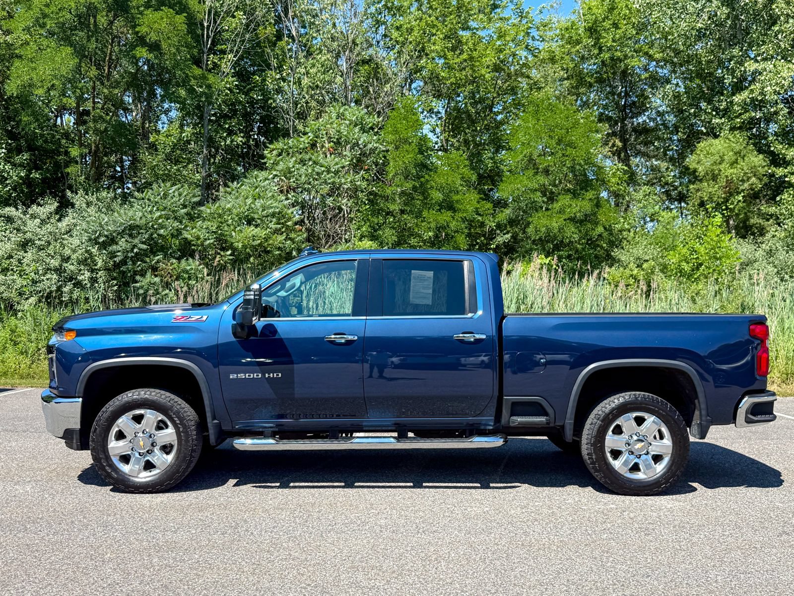 Used 2022 Chevrolet Silverado 2500 LTZ w/ LTZ Premium Package AWD/4WD image 10