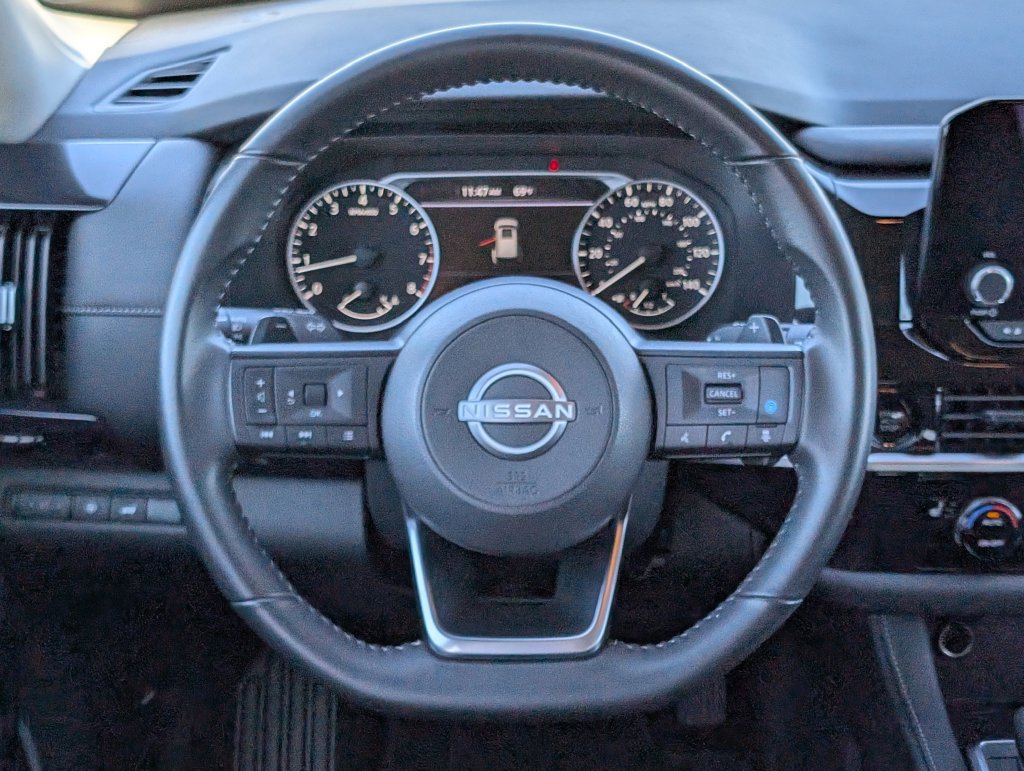 Used 2025 Nissan Pathfinder SV w/ SV Premium Package FWD image 14