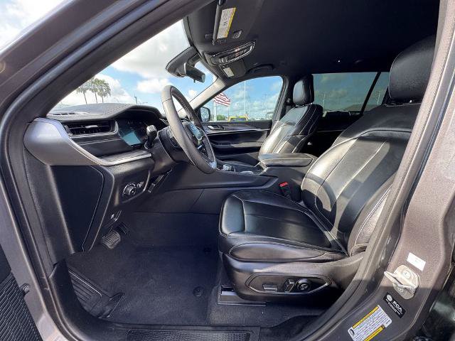 Used 2025 Jeep Grand Cherokee L Limited RWD image 12