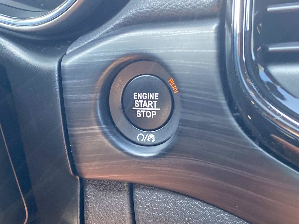 Used 2021 Jeep Grand Cherokee Laredo X RWD image 29