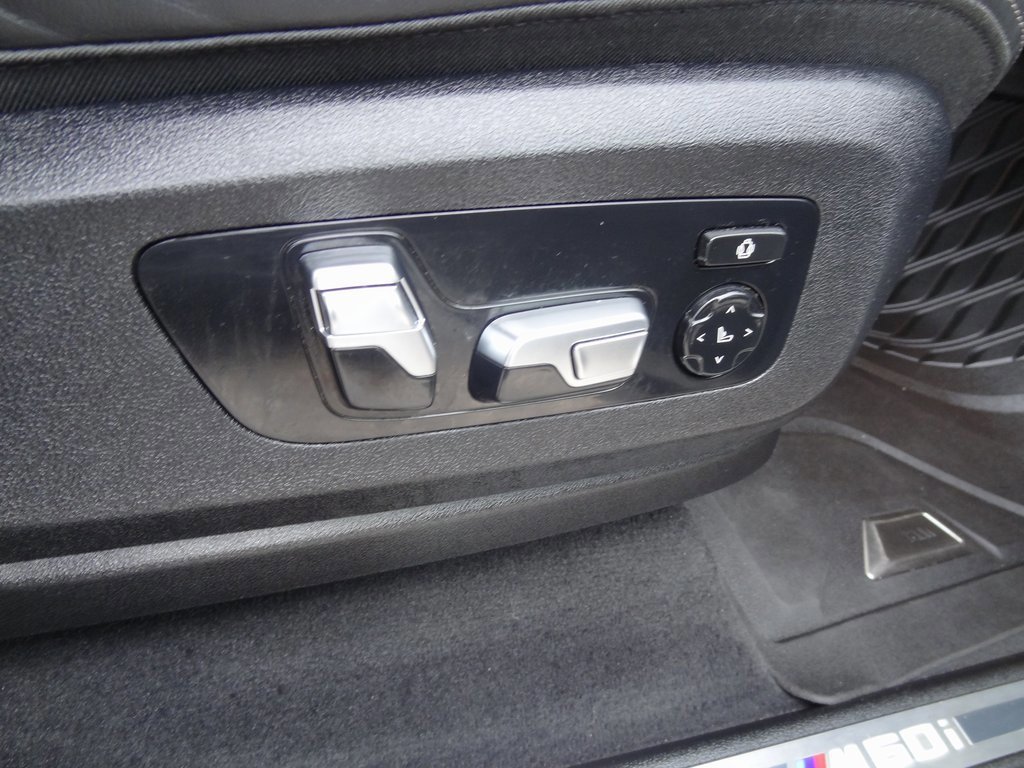 Used 2024 BMW X7 M60i w/ Executive Package image 29
