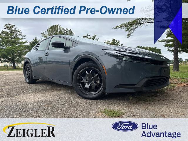 Used 2024 Toyota Prius LE FWD image 1