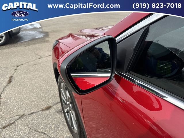 Certified 2025 Ford Escape Platinum w/ Premium Technology Package image 12