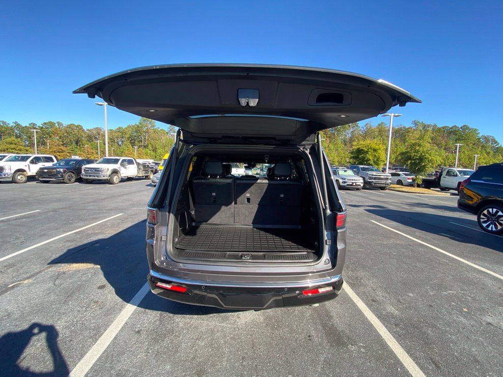 Used 2024 Jeep Wagoneer Series II w/ Convenience Group I AWD/4WD image 30