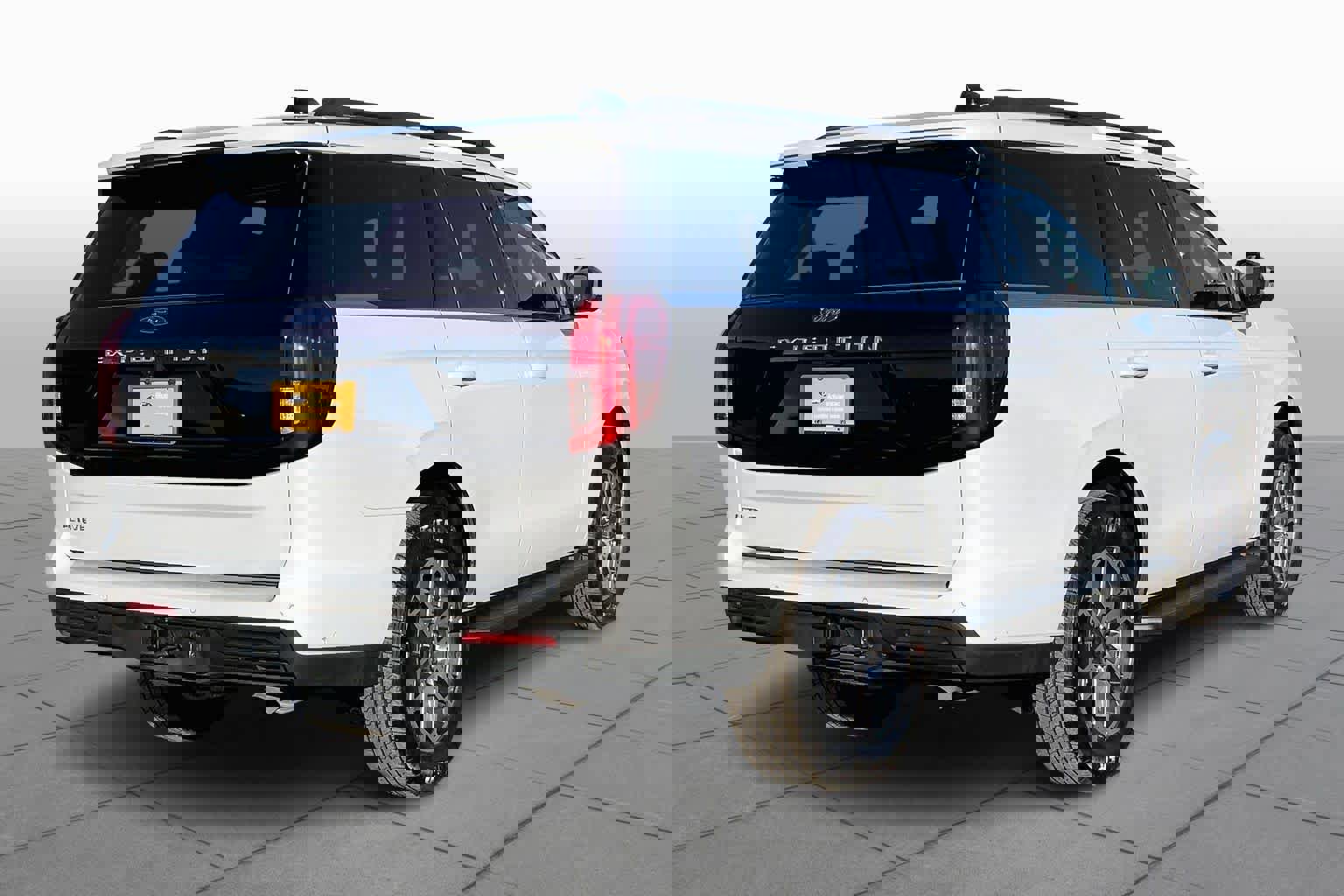 Certified 2025 Ford Expedition Active image 3