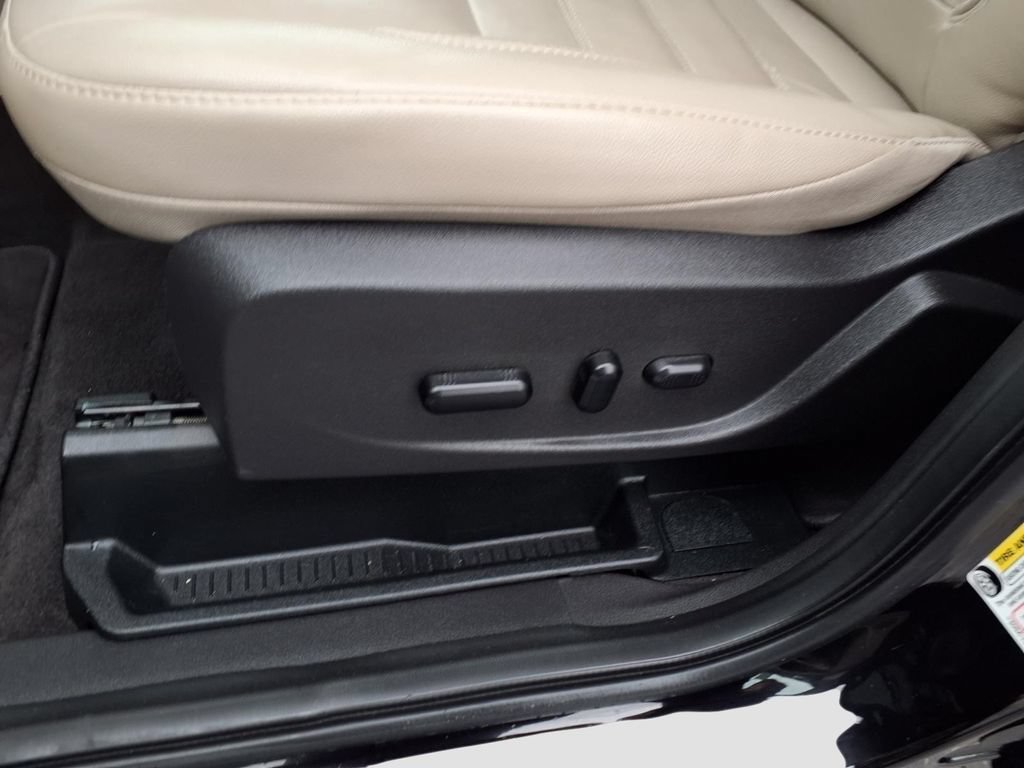 Certified 2019 Ford Escape Titanium AWD/4WD image 26
