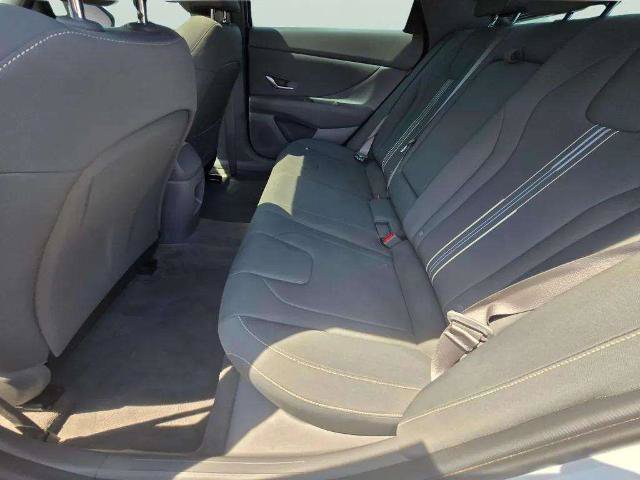 Used 2024 Hyundai Elantra SEL w/ Convenience Package FWD image 24