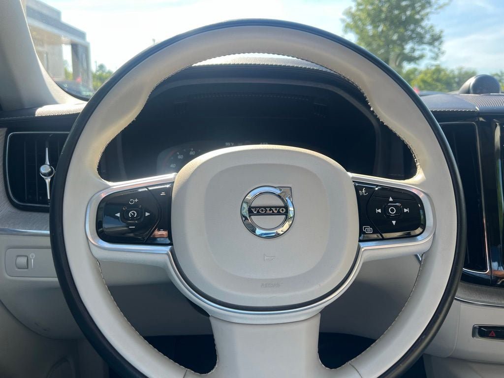 Used 2018 Volvo XC60 T6 Inscription w/ Luxury Seat Package AWD/4WD image 27