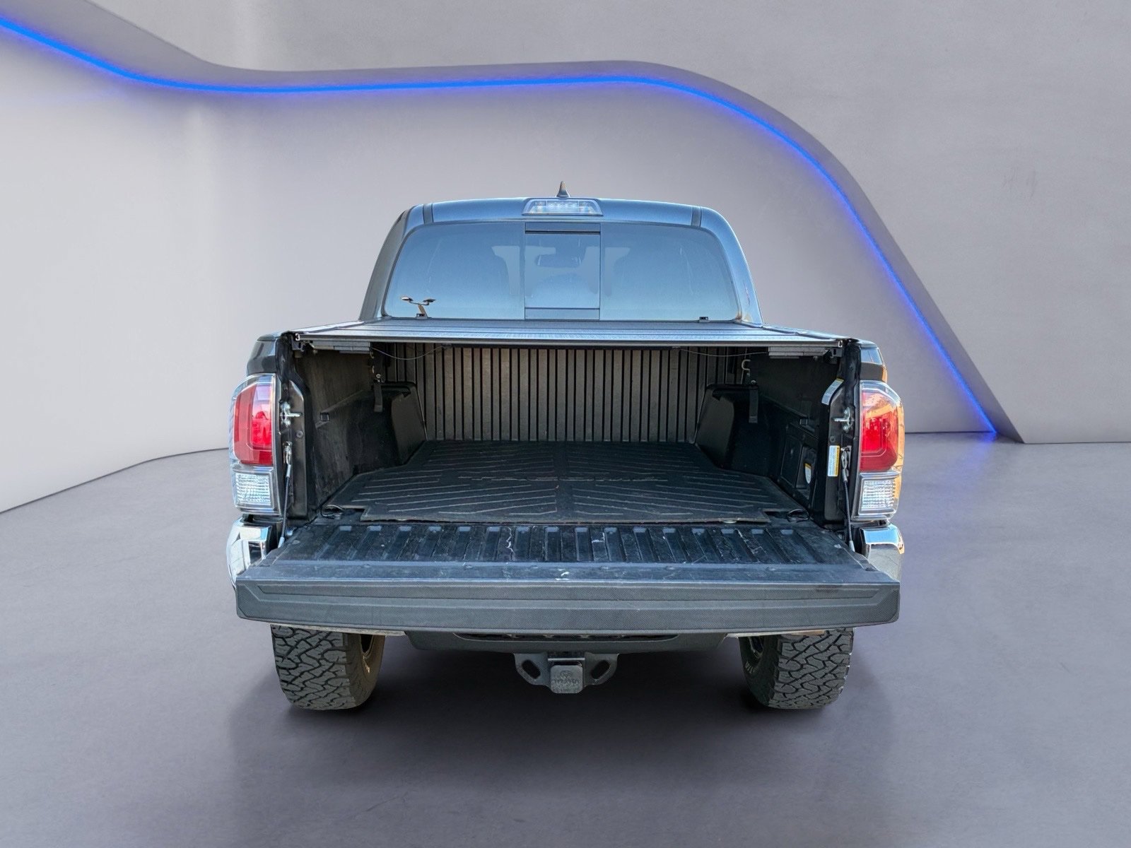 Used 2020 Toyota Tacoma TRD Off-Road AWD/4WD image 9