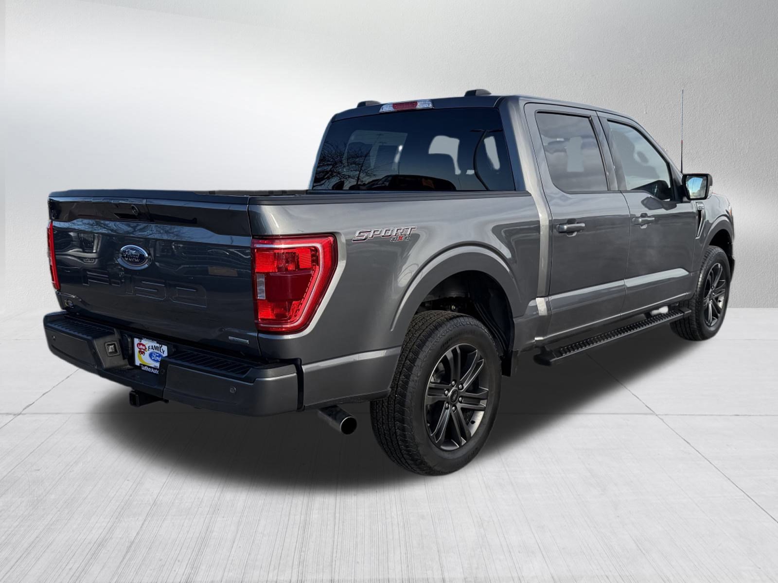 Certified 2022 Ford F150 XLT w/ Equipment Group 302A High image 5