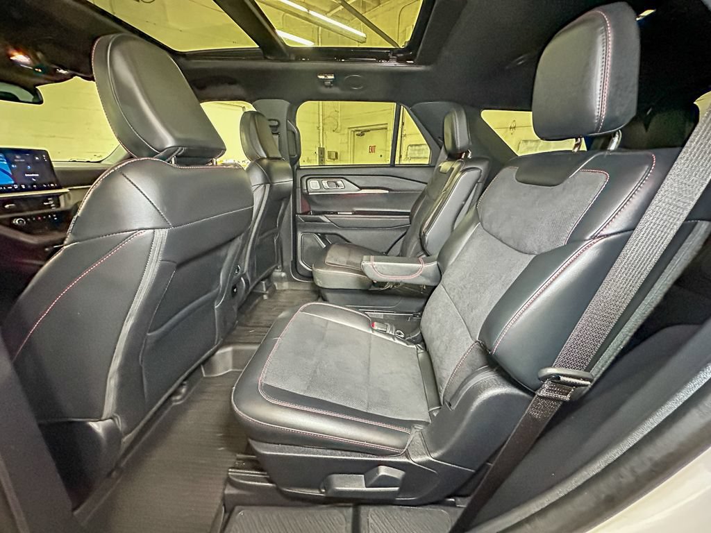 Certified 2025 Ford Explorer ST AWD/4WD image 30