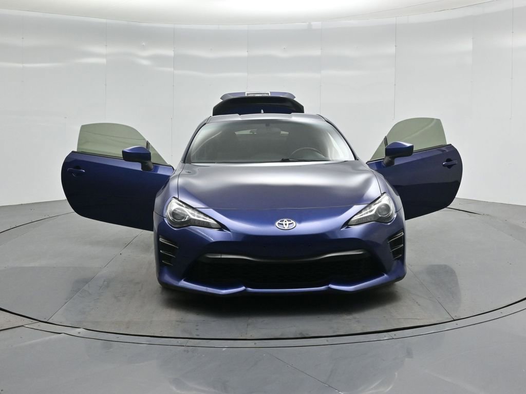 Used 2017 Toyota 86 image 24