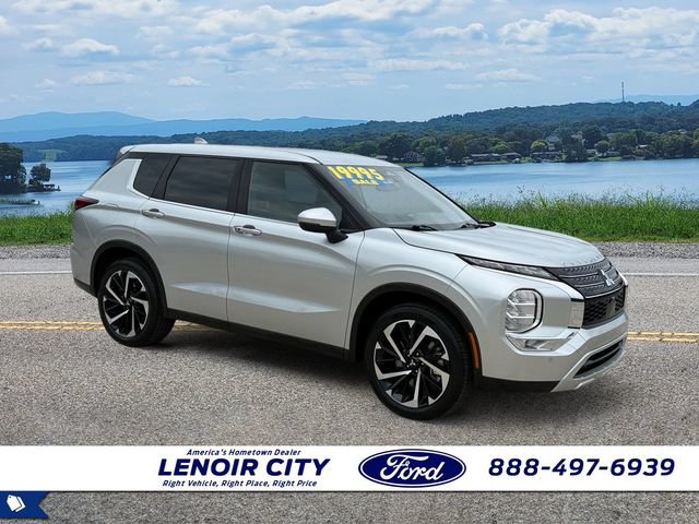 Used 2023 Mitsubishi Outlander SE