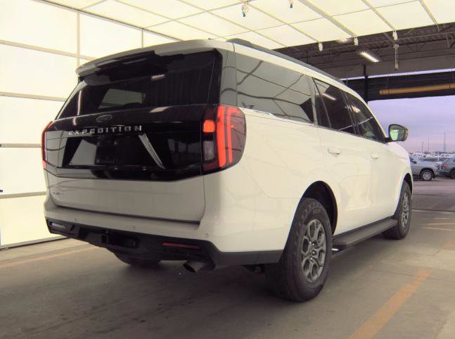 Certified 2025 Ford Expedition Active AWD/4WD image 9