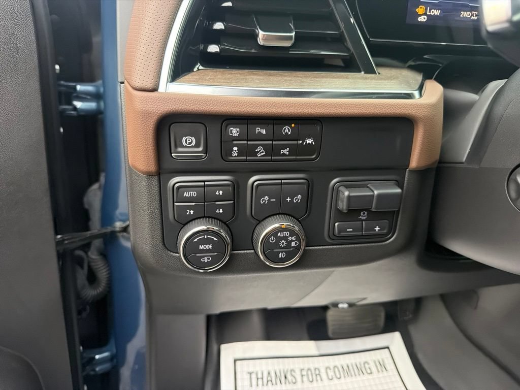Used 2025 Chevrolet Tahoe High Country AWD/4WD image 25