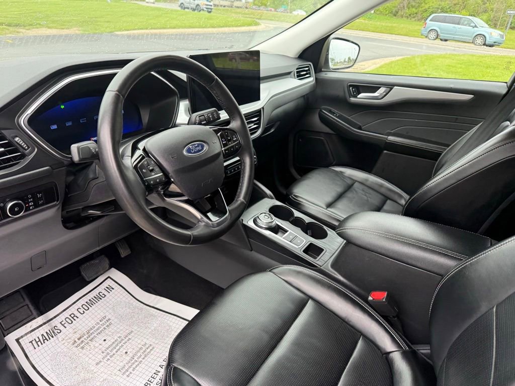 Certified 2024 Ford Escape Platinum AWD/4WD image 21