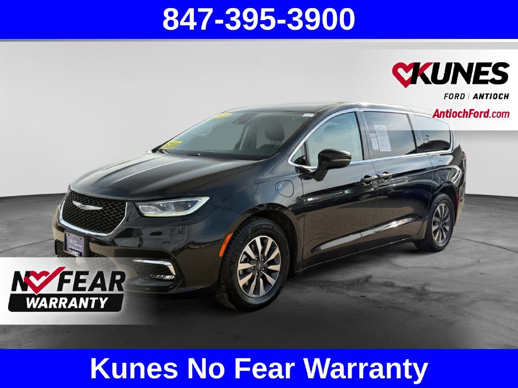 Used 2023 Chrysler Pacifica Touring-L FWD image 5