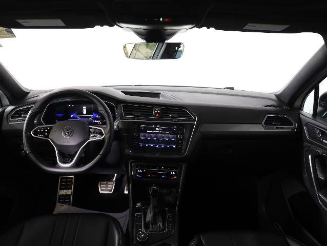 Used 2022 Volkswagen Tiguan SE R-Line image 12