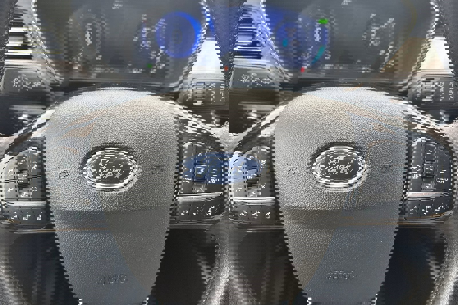 Certified 2022 Ford Escape Titanium image 25