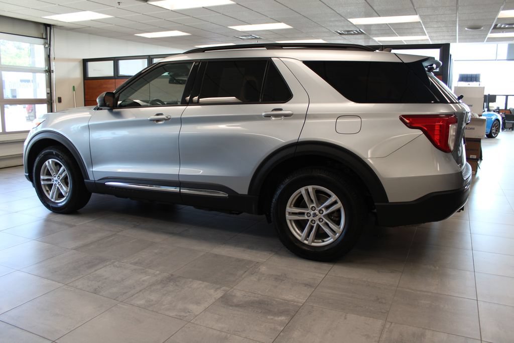 Certified 2024 Ford Explorer XLT w/ Equipment Group 202A AWD/4WD image 8