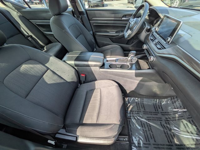 Used 2024 Nissan Altima 2.5 SV FWD image 25
