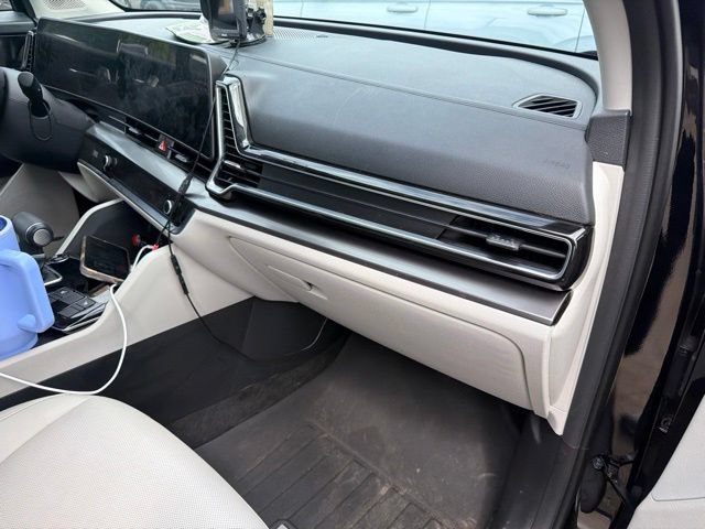 Used 2025 Kia Sportage EX w/ Premium Package FWD image 14