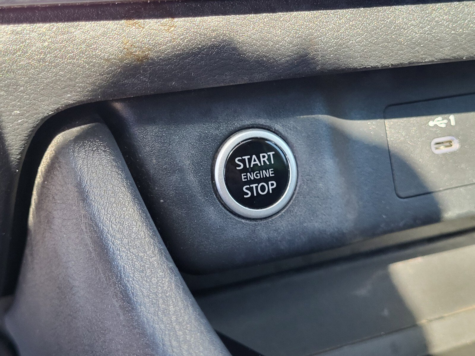 Used 2023 Nissan Rogue SV w/ SV Premium B Package image 25