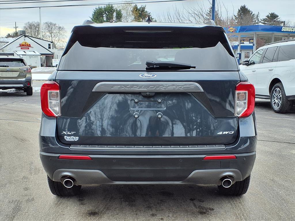 Certified 2022 Ford Explorer XLT w/ Equipment Group 202A image 5