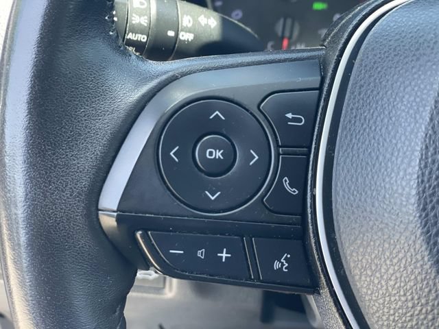 Used 2022 Toyota RAV4 XLE Premium FWD image 9