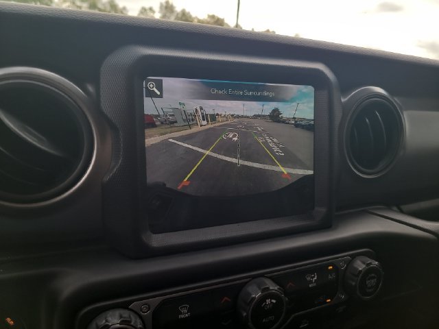 Used 2023 Jeep Gladiator Sport AWD/4WD image 22