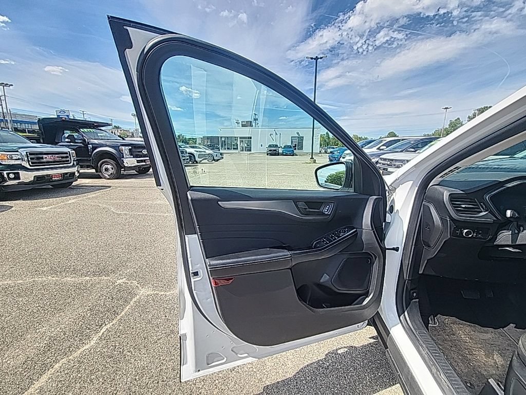 Certified 2023 Ford Escape Active AWD/4WD image 12