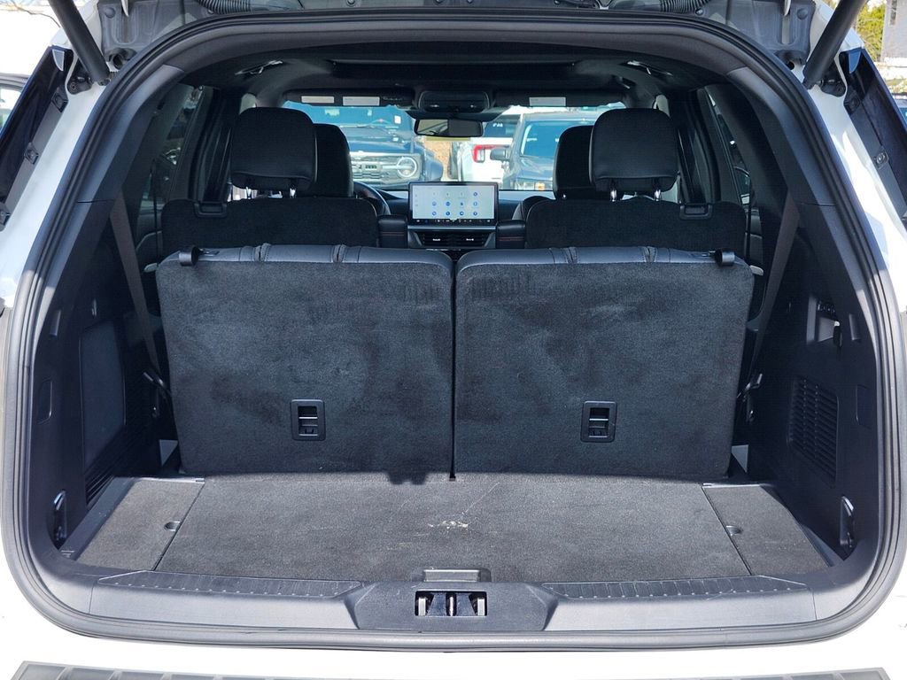 Certified 2025 Ford Explorer ST image 35