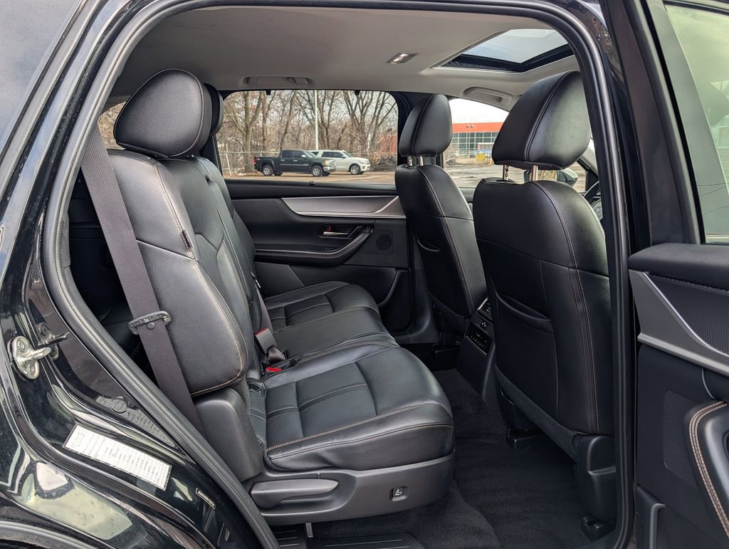 Used 2024 MAZDA CX-90 3.3 Turbo w/ Preferred Plus image 9