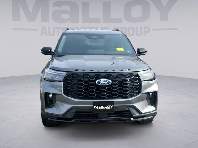 Certified 2025 Ford Explorer ST-Line image 8
