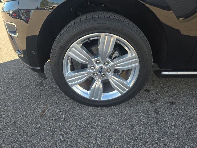 Certified 2024 Ford Expedition Max Platinum image 31
