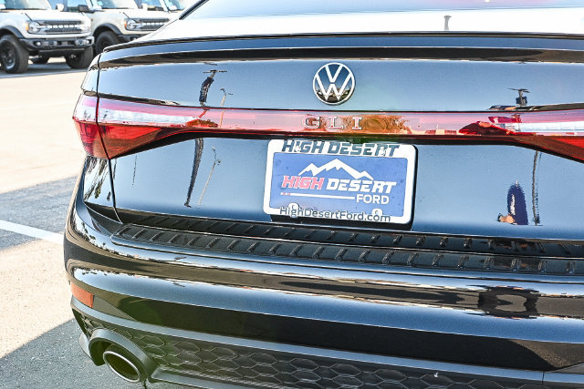 Used 2025 Volkswagen Jetta GLI Autobahn FWD image 11